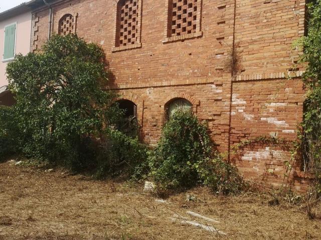 Rustico in vendita a Castelnuovo Magra, Liguria