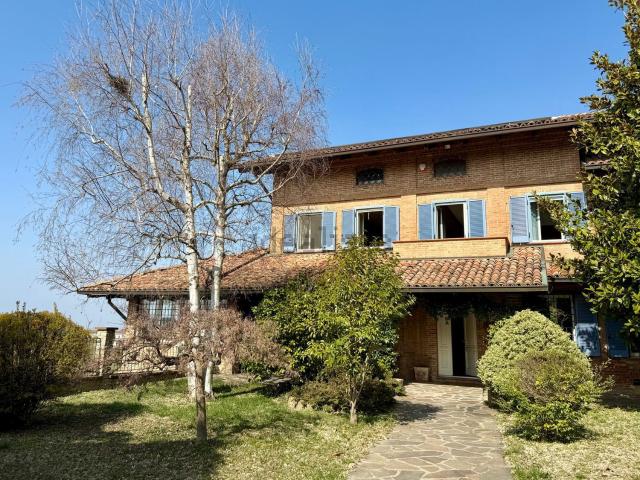 Rustico in vendita a Calosso, Asti