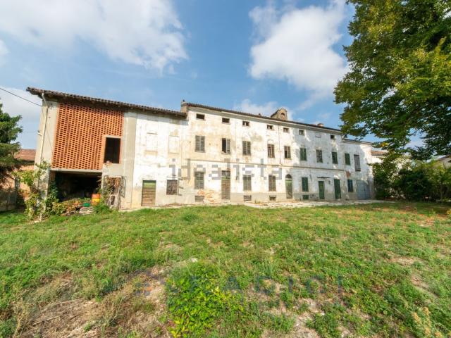Rustico in vendita a San Salvatore Monferrato, Alessandria