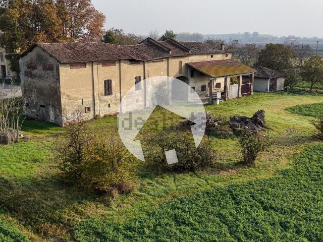 Rustico in vendita a Terra di Mezzo, Re