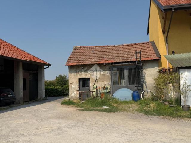 Rustico in vendita a Pessano Con Bornago, Lombardia