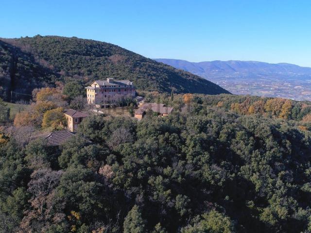 Rustico in vendita a Spoleto, Umbria