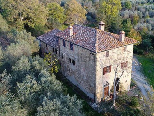 Rustico in vendita a Policiano, Palazzo Del Pero