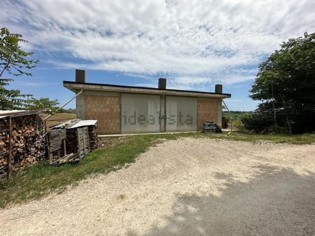 Rustico in vendita a Pianella, Abruzzo