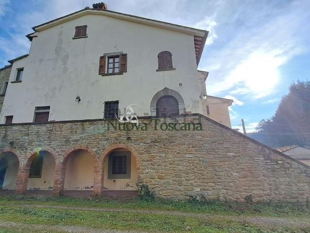 Rustico in vendita a Palazzo Del Pero, Toscana