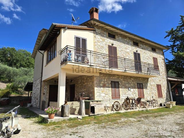 Rustico in vendita a Porziano, Assisi