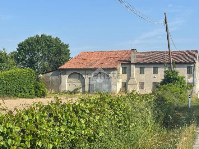 Rustico in vendita a Granze, Veneto