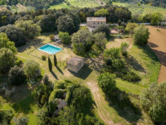 Rustico in vendita a Larderello, Toscana