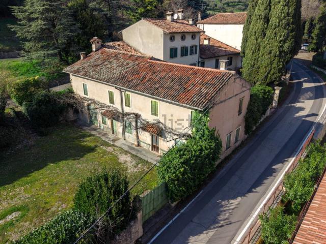 Rustico in vendita a Grezzana, Veneto