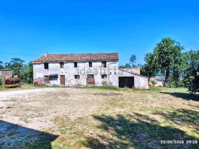 Rustico in vendita a Vallefoglia, Marche