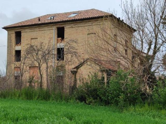 Rustico in vendita a Frazione Sambucheto, Marche
