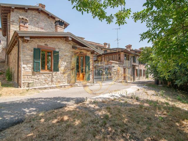 Rustico in vendita a Colombaia di Pomaro, Piozzano