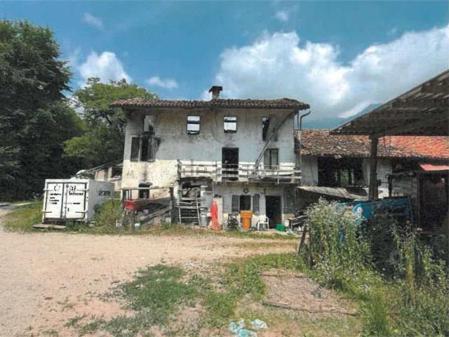 Rustico in vendita a Feltre, Veneto