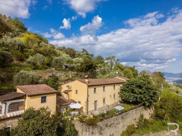 Rustico in vendita a Porciano, Lamporecchio