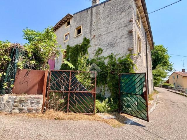 Rustico in vendita a Sommacampagna, Veneto