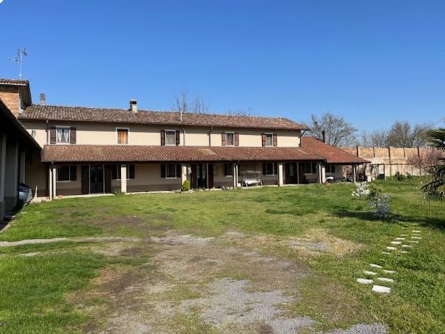 Rustico in vendita a Castelnuovo Bocca D'adda, Lombardia