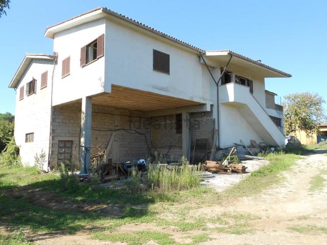 Rustico in vendita a Sutri, Lazio