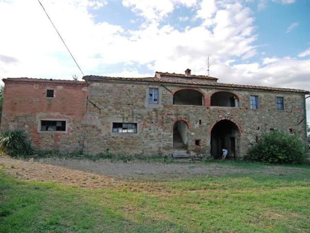 Rustico in vendita a Lucignano, Toscana