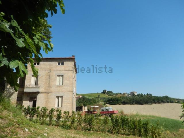 Rustico in vendita a Borgo Cappuccini, Marche