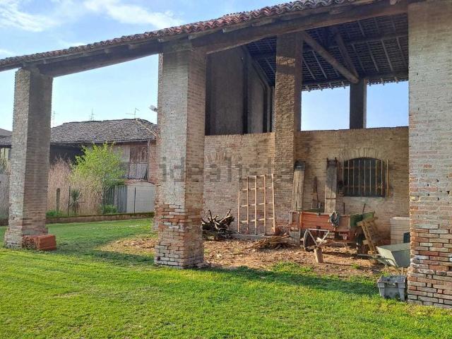 Rustico in vendita a Borgonovo Val Tidone, Reggio Emilia