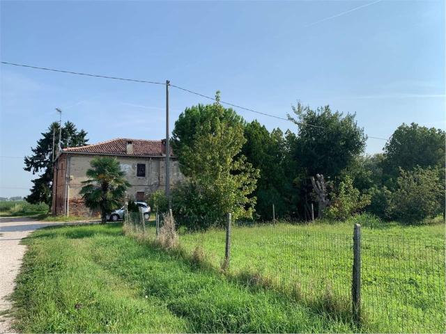 Rustico in vendita a Ferrara, Reggio Emilia