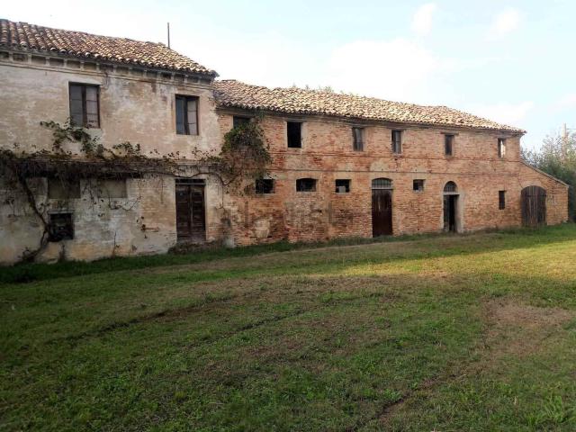 Rustico in vendita a Trecastelli, Marche