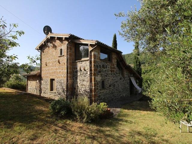 Rustico in vendita a Bagnoregio, Lazio