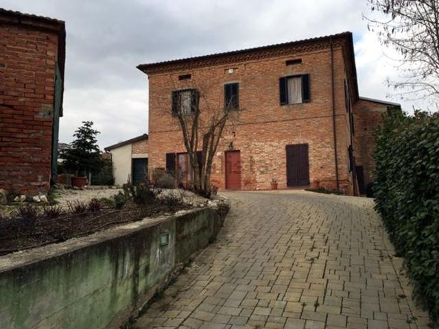 Rustico in vendita a Foiano Della Chiana, Toscana