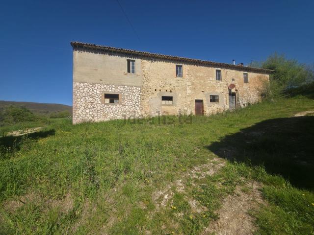 Rustico in vendita a Gualdo Cattaneo, Umbria