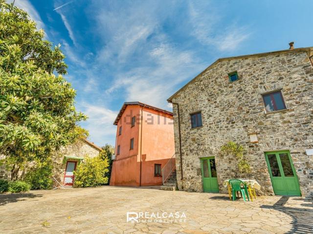 Rustico in vendita a Ceparana, Bolano