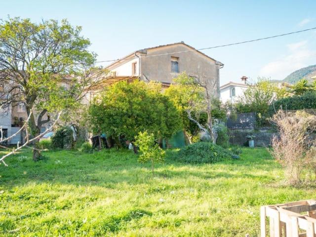 Rustico in vendita a Castagnola, Marina Di Massa