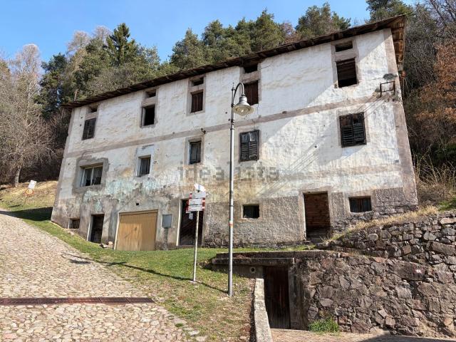 Rustico in vendita a Comunità della Valle di Cembra, Grumes