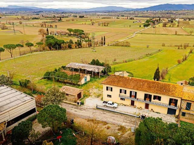 Rustico in vendita a Lucignano, Toscana