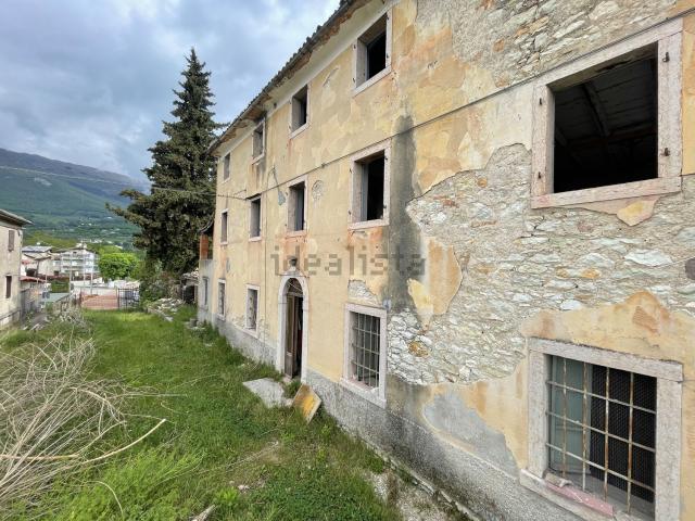 Rustico in vendita a Caprino Veronese, Veneto