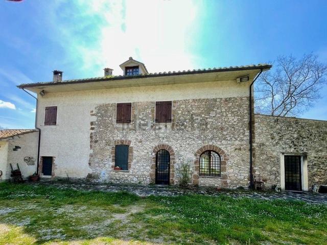 Rustico in vendita a Orte, Lazio
