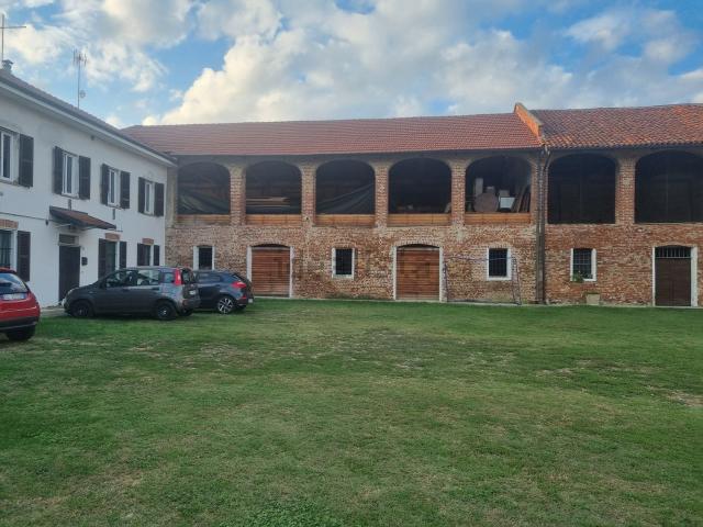 Rustico in vendita a Piemonte, Asti