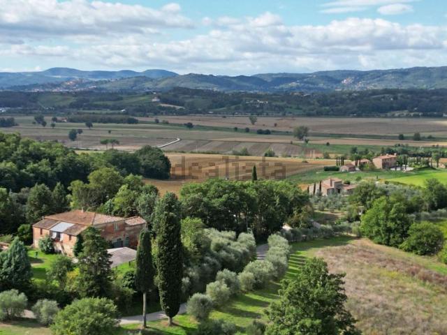 Rustico in vendita a Foiano Della Chiana, Toscana