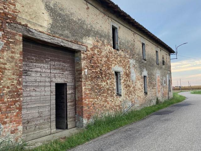 Rustico in vendita a Rivarolo Del Re, Lombardia