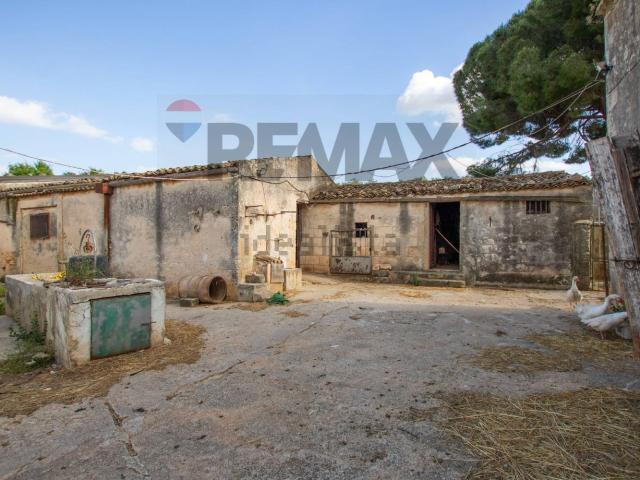 Rustico in vendita a Canicattini Bagni, Sicilia
