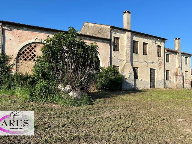 Rustico in vendita a Merlara, Padova