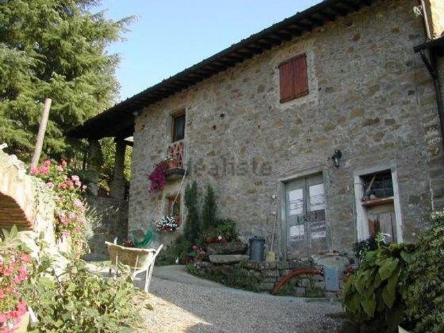 Rustico in vendita a Castelfranco Piandiscò, Toscana