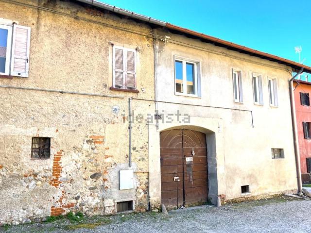 Rustico in vendita a Sumirago, Lombardia