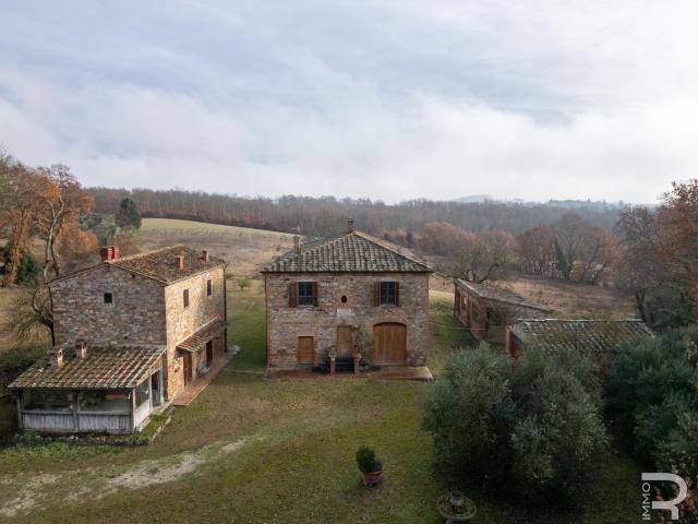 Rustico in vendita a Lucignano, Toscana