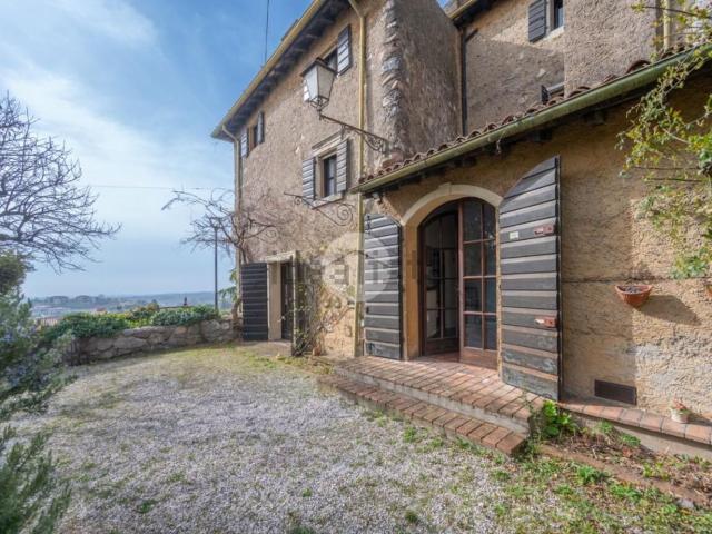 Rustico in vendita a Cavaion Veronese, Veneto