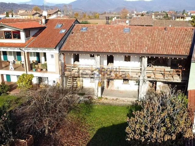 Rustico in vendita a Passirano, Lombardia