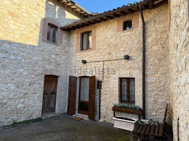 Rustico in vendita a Sellano, Umbria