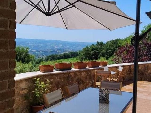 Rustico in vendita a Gualdo Cattaneo, Umbria