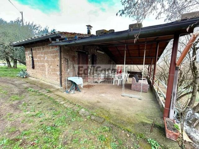 Rustico in vendita a Soriano Nel Cimino, Lazio
