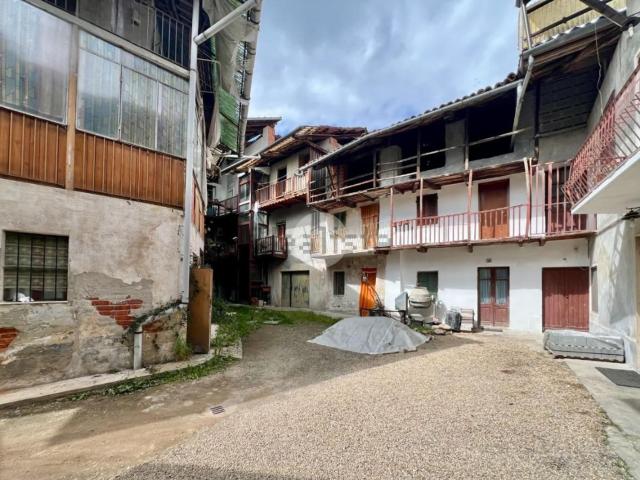 Rustico in vendita a Unione Montana di Comuni delle Valli di Lanzo, Ceronda e Casternone, Piemonte