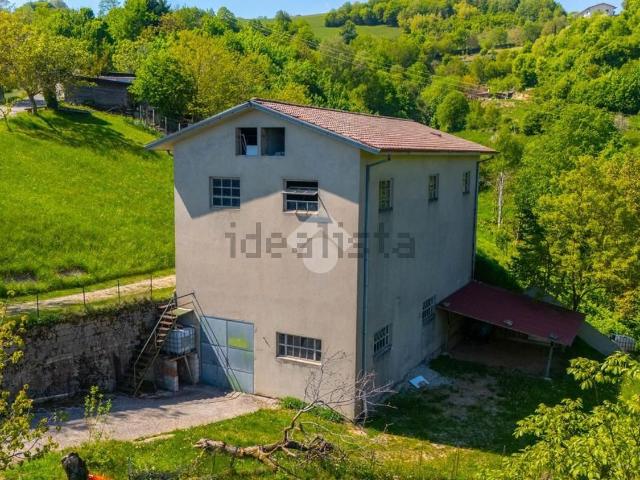 Rustico in vendita a Badia Calavena, Veneto